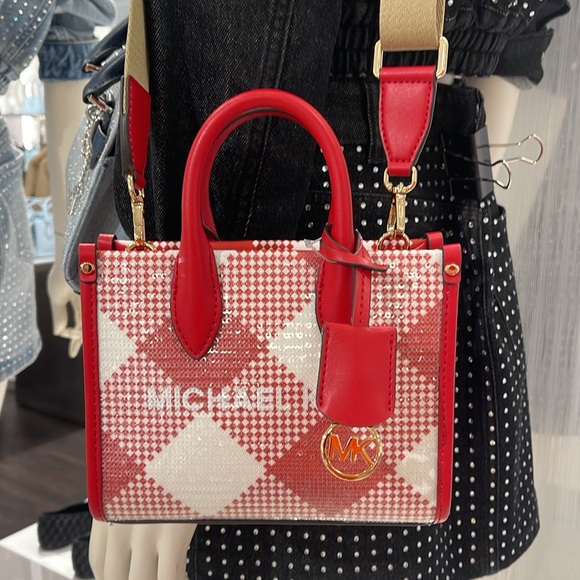 Michael Kors Mirella Extra-Small Logo Crossbody XBODY Shopper Bag
Bright Red
NWT - Picture 13 of 16